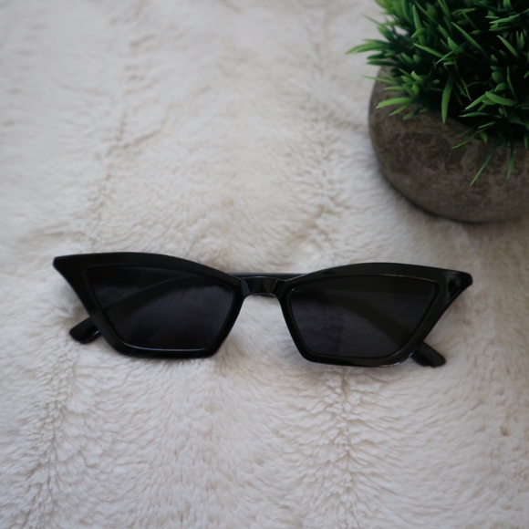 Accessories - Sleek and classy shades